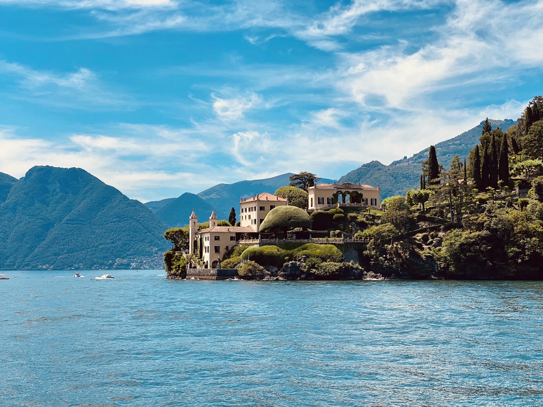 A villa on the shore of Lake Como