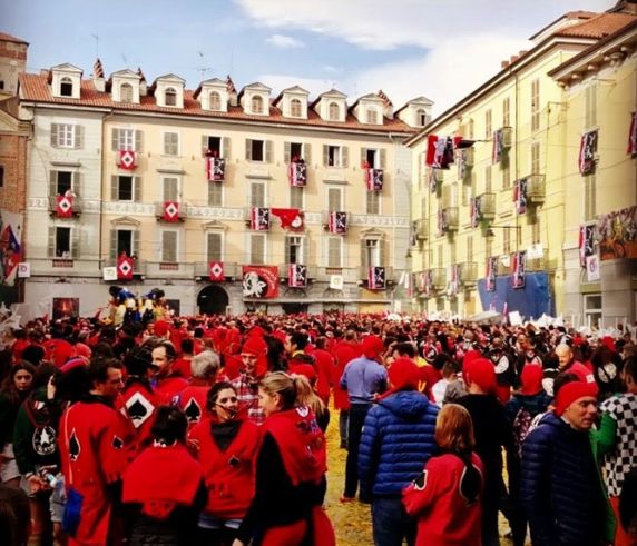 Team building at Ivrea Carnival
